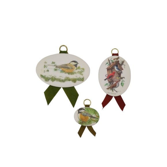 Vintage Ceramic Decoupage of Birds Wall Hangings with Velvet Ribbon Lot of 3 - Picture 2 of 8